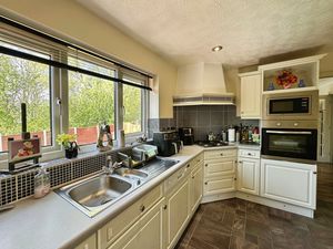 Photo 24- click for photo gallery